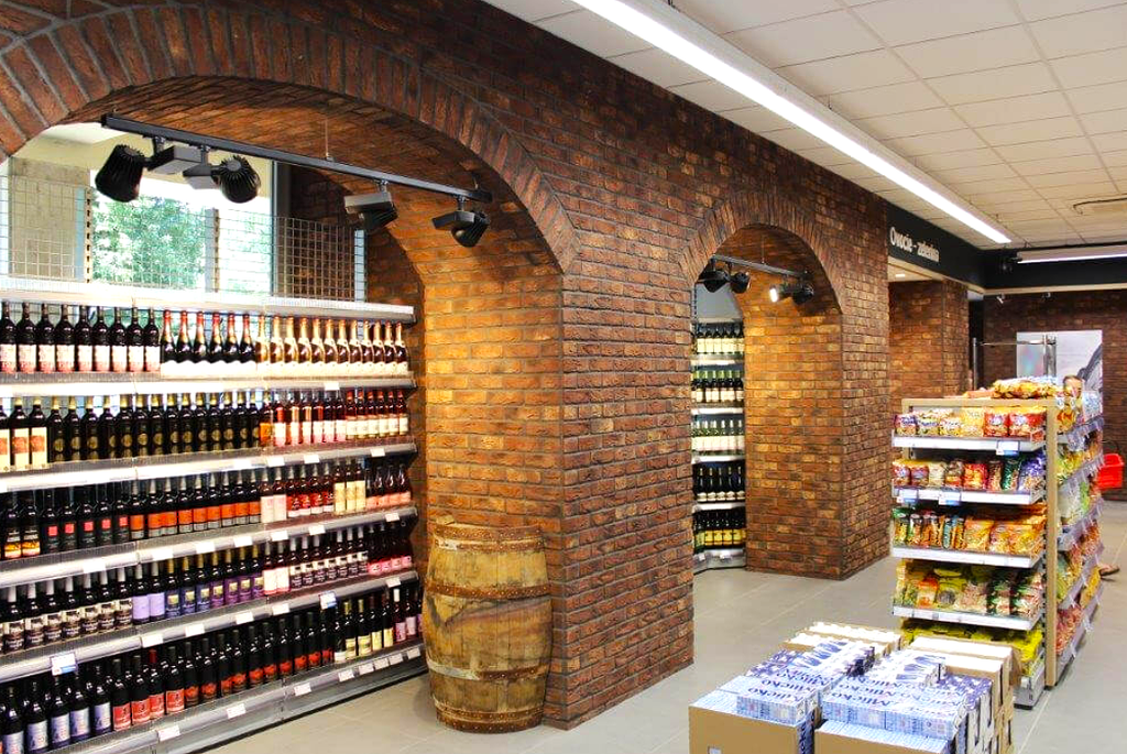Country 676 Weathered brick slips installed in London commercial basement interior